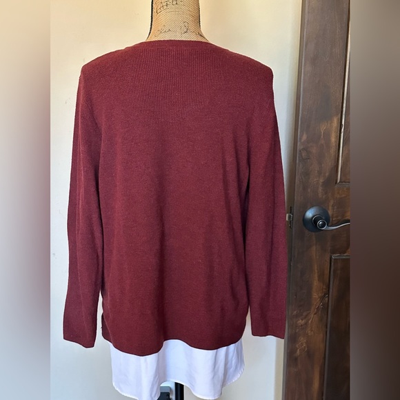 Awesome sweater-never worn! - Picture 2 of 2